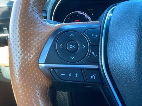 Used 2019 Toyota Avalon Limited image 22