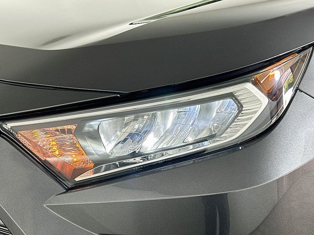 Used 2020 Toyota RAV4 Limited AWD/4WD image 29