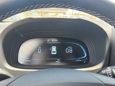 Used 2025 Hyundai Venue SEL FWD image 22