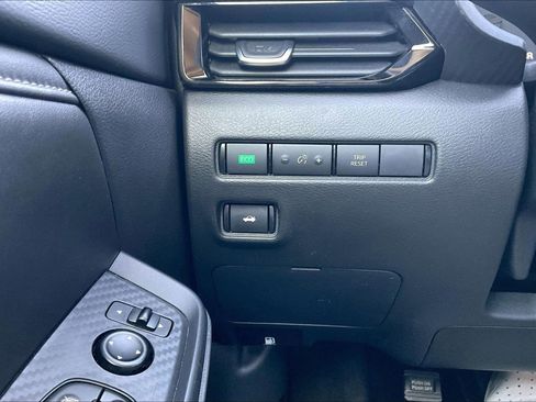 Used 2023 Nissan Sentra SV w/ All-Weather Package image 40