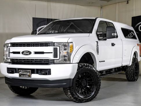 Used 2017 Ford F250 XL w/ Power Equipment Group image 5