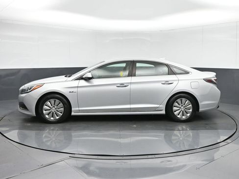 Used 2016 Hyundai Sonata SE image 4