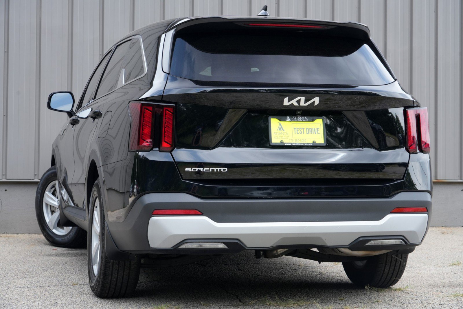 Used 2024 Kia Sorento LX FWD image 5