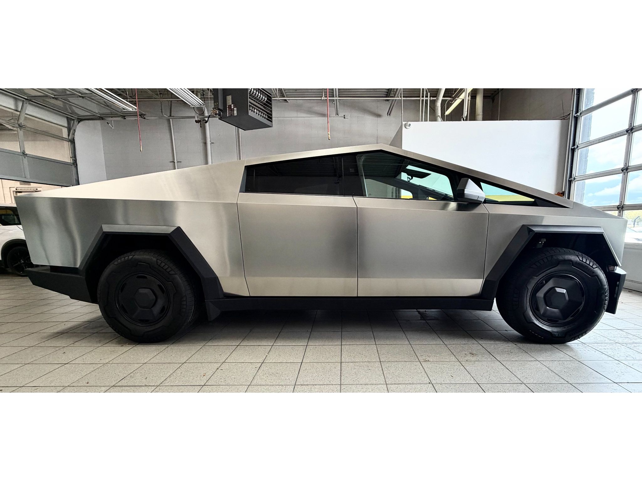 Used 2026 Tesla Cybertruck AWD Crew Cab image 5