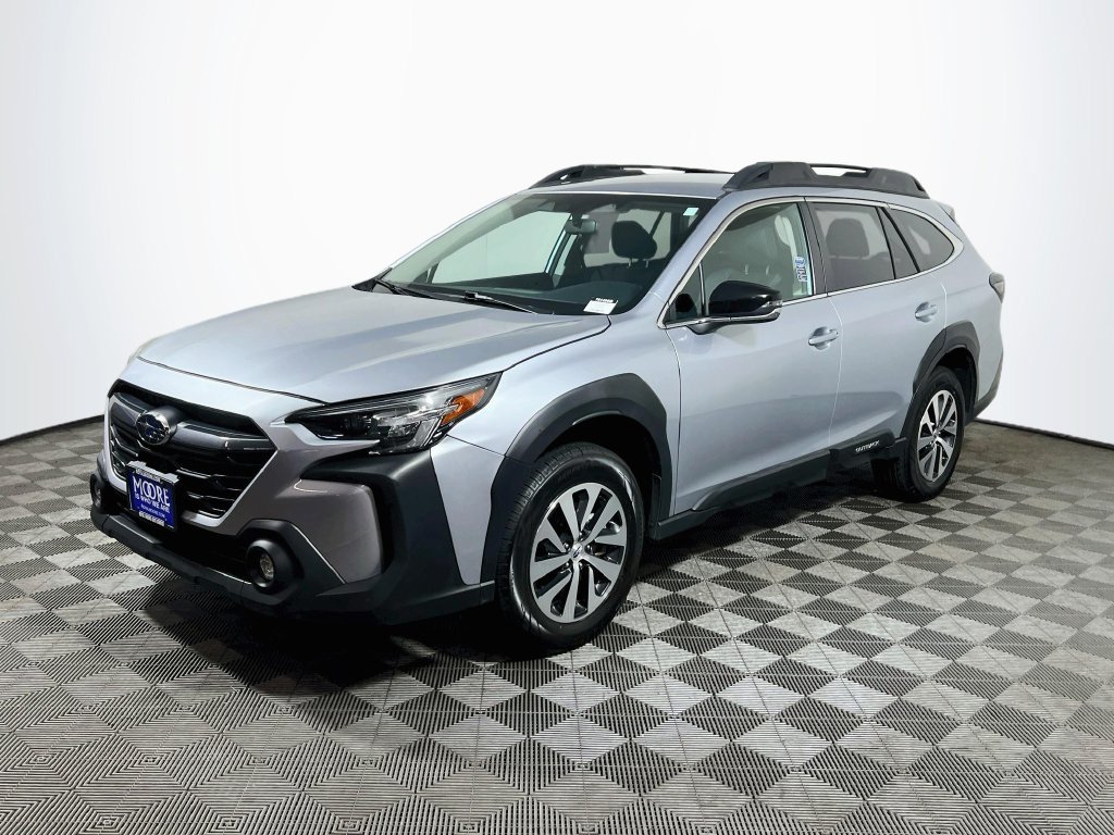 Used 2024 Subaru Outback Premium AWD/4WD image 3
