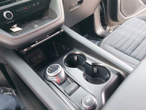 Used 2025 Ford Explorer ST-Line w/ Premium Package image 27