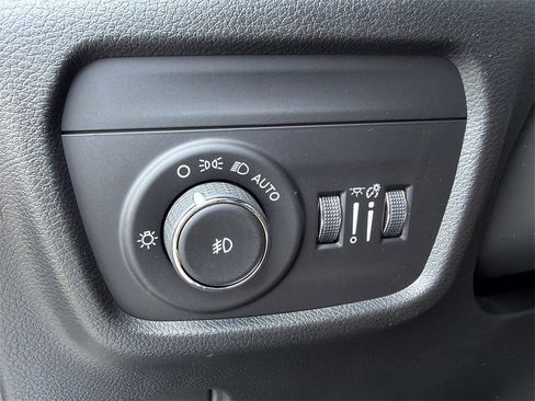 New 2025 Jeep Grand Cherokee L Summit w/ Obsidian Package image 18