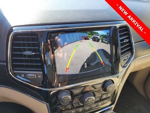 Used 2021 Jeep Grand Cherokee Limited AWD/4WD image 10