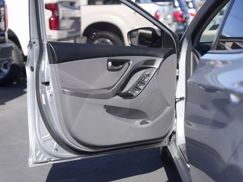 Used 2015 Hyundai Elantra SE w/ Option Group 02 image 29