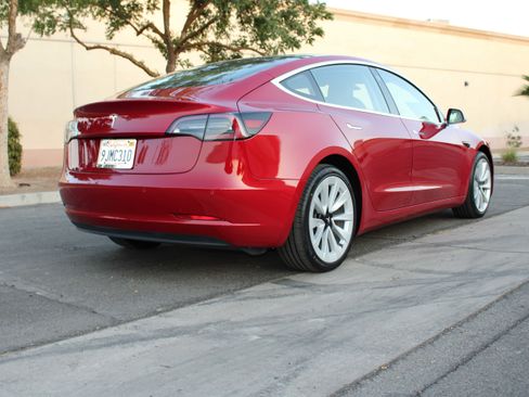Used 2018 Tesla Model 3 Long Range image 16