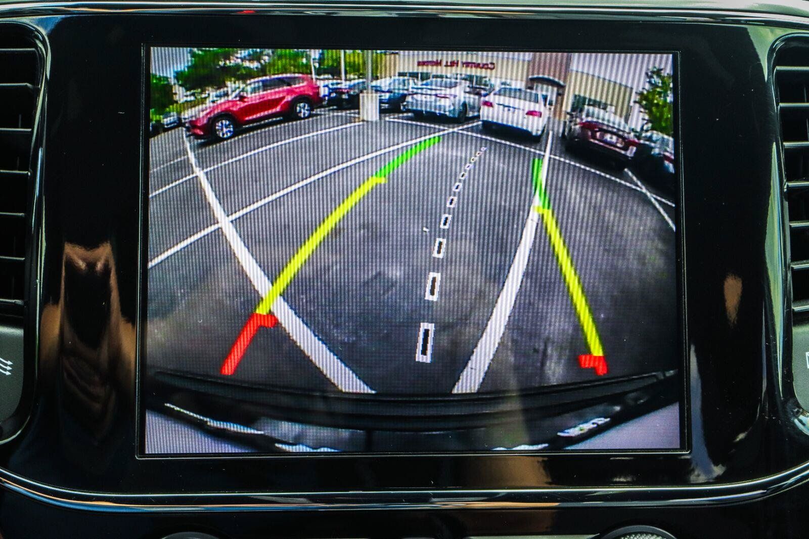 Used 2021 Jeep Grand Cherokee Laredo w/ Trailer Tow Group IV AWD/4WD image 8