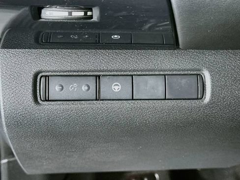 Used 2024 Nissan Pathfinder SV FWD image 12