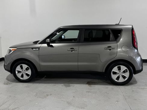 Used 2016 Kia Soul FWD image 11