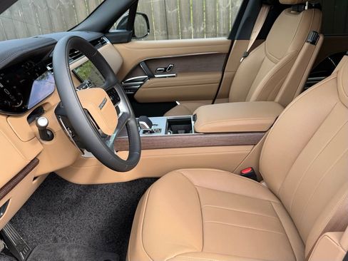 New 2026 Land Rover Range Rover Long Wheelbase SE AWD/4WD image 10