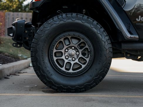 Used 2021 Jeep Wrangler Unlimited Rubicon w/ Xtreme Recon 35" Tire Package image 28