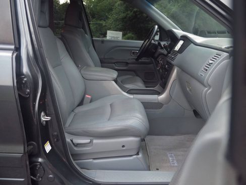 Used 2004 Honda Pilot EX image 16