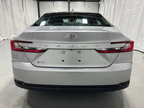 Used 2025 Toyota Camry LE image 6