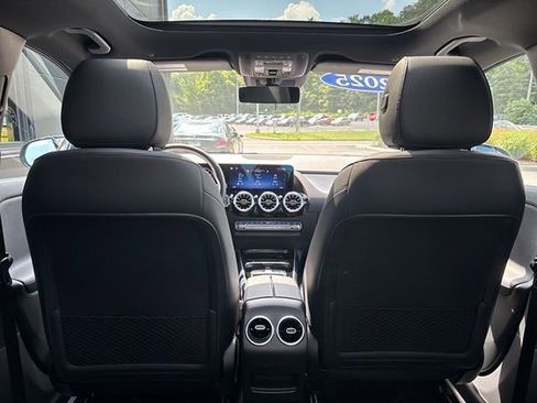 Used 2025 Mercedes-Benz GLA 250 4MATIC image 45