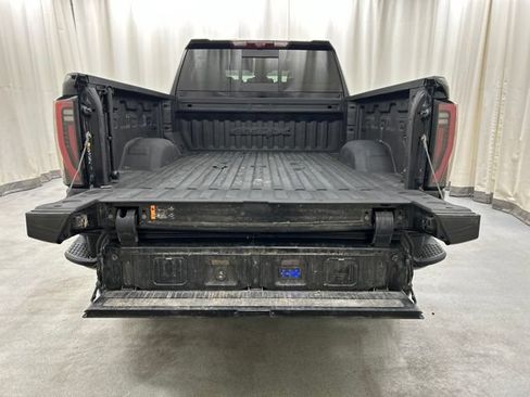 Used 2024 GMC Sierra 2500 AT4X AWD/4WD image 32
