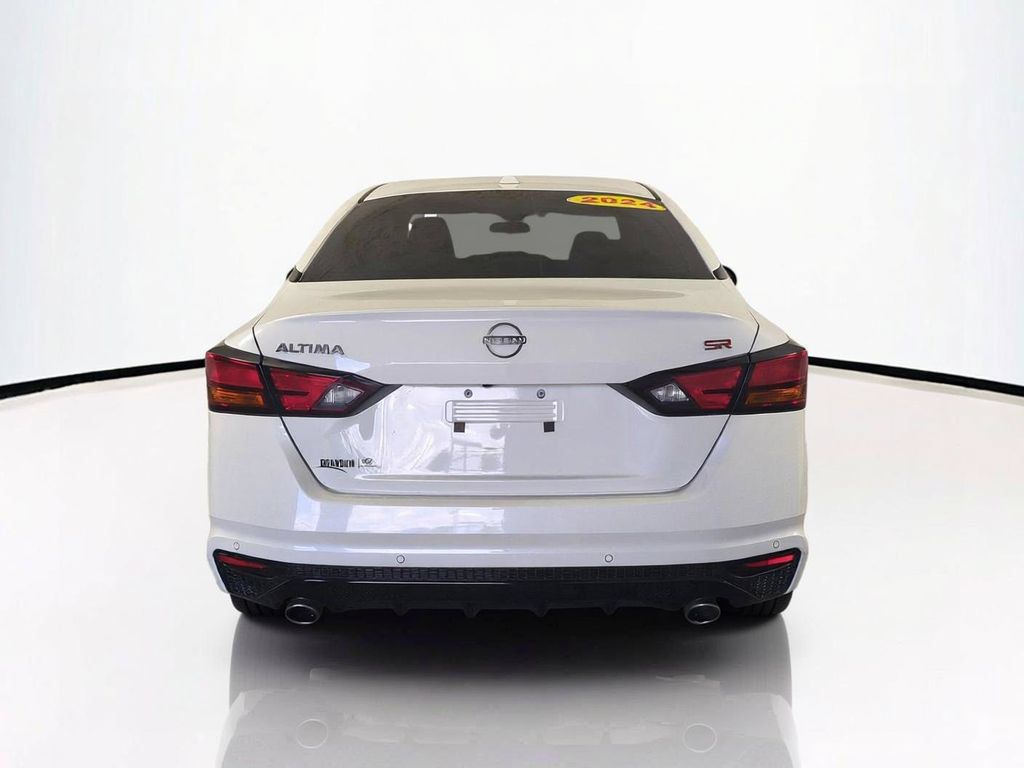 Used 2024 Nissan Altima 2.5 SR FWD image 6