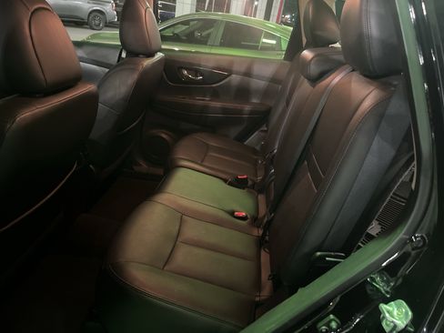 Used 2017 Nissan Rogue SL w/ SL Premium Package image 22