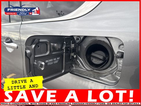 Used 2024 Nissan Armada SV image 5