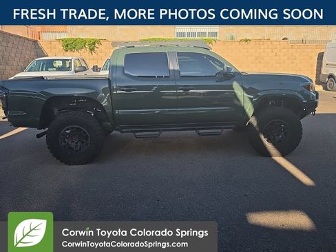 Used 2022 Toyota Tacoma TRD Off-Road w/ Technology Package AWD/4WD image 10