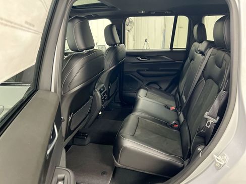 New 2025 Jeep Grand Cherokee Altitude w/ Trailer Tow Package image 23