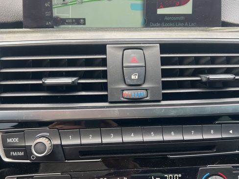 Used 2017 BMW 330i Sedan image 10