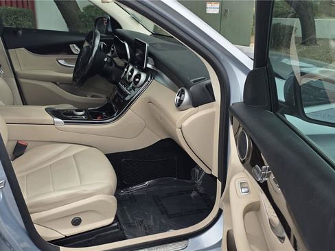 Used 2018 Mercedes-Benz GLC 300 4MATIC image 13