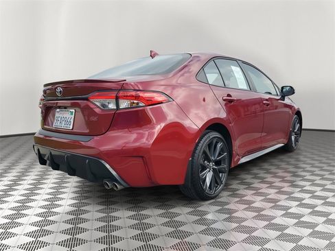 Used 2023 Toyota Corolla SE image 4