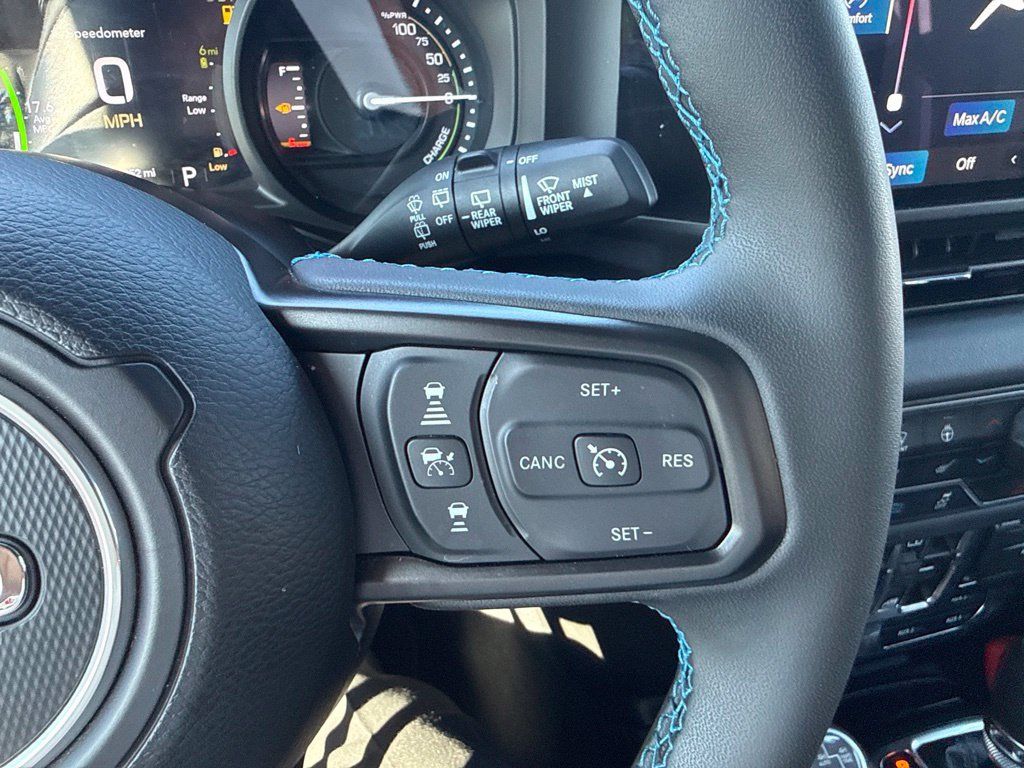 Certified 2025 Jeep Wrangler Unlimited Rubicon 4xe w/ Convenience Group AWD/4WD image 21