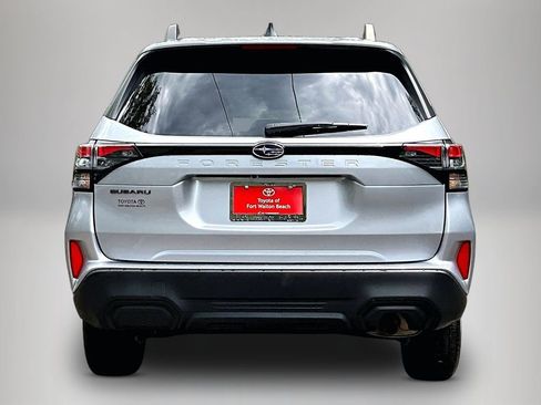 Used 2025 Subaru Forester Premium AWD/4WD image 6