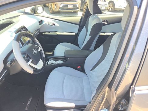 Used 2016 Toyota Prius Three FWD image 10