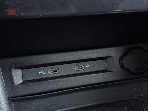Certified 2023 Volkswagen Tiguan SE R-Line FWD image 13