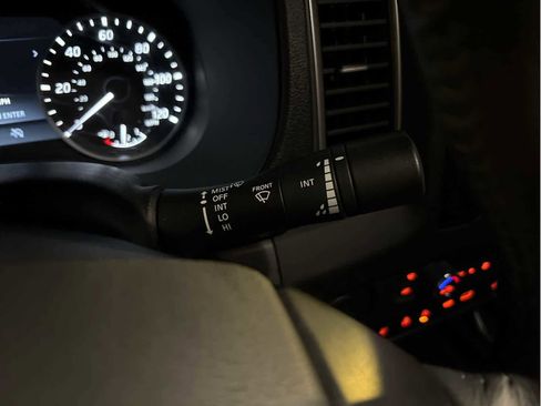 Used 2024 Nissan Frontier SL w/ Technology Package image 21