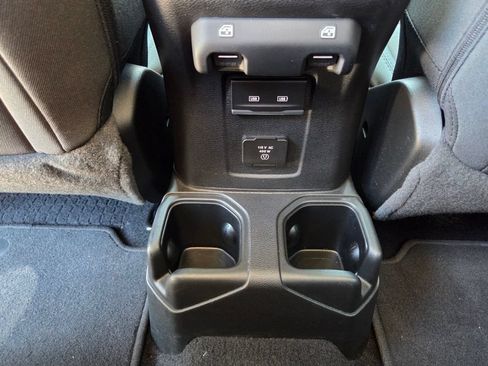 Used 2021 Jeep Gladiator Overland AWD/4WD image 17
