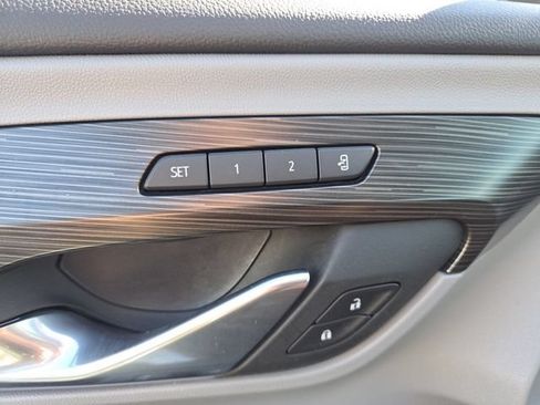 Used 2024 GMC Terrain SLT w/ Tech Package AWD/4WD image 10