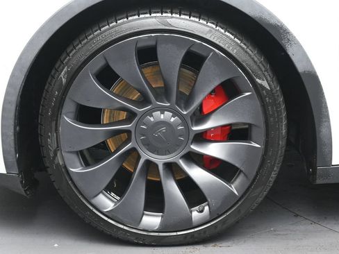 Used 2022 Tesla Model Y Performance AWD/4WD image 36