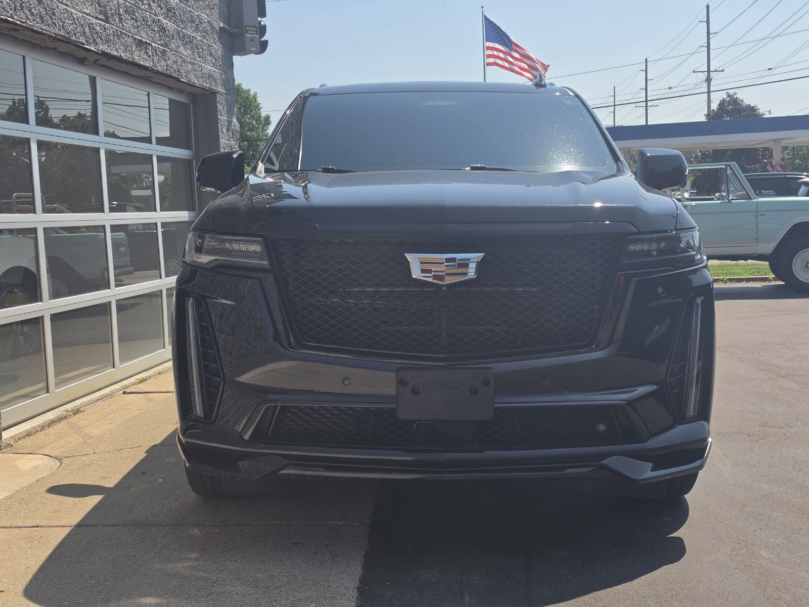 Used 2023 Cadillac Escalade V AWD/4WD image 2