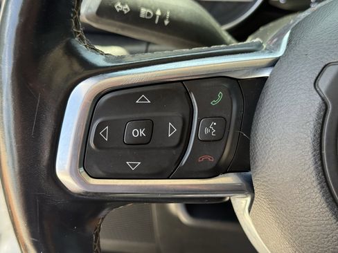 Used 2020 Jeep Wrangler Unlimited Sahara AWD/4WD image 16