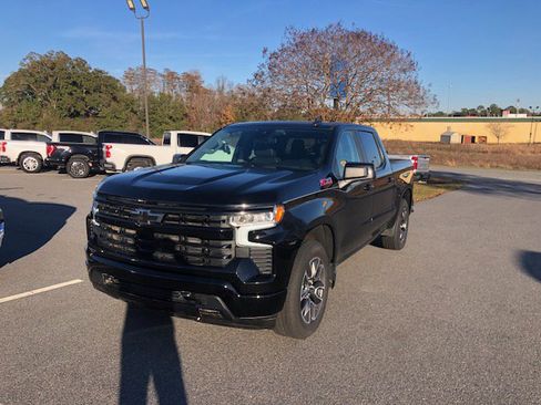 Used 2024 Chevrolet Silverado 1500 RST image 2
