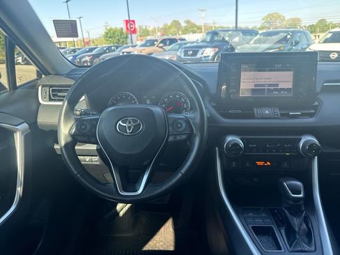 Used 2019 Toyota RAV4 XLE Premium w/ Cold Weather Package FWD image 23