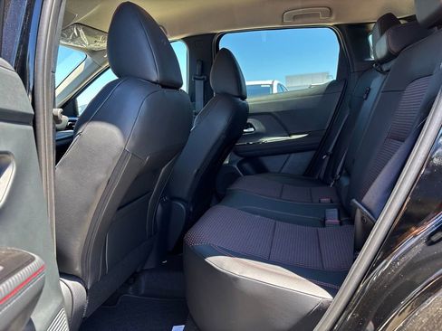 New 2025 Nissan Kicks SR image 18