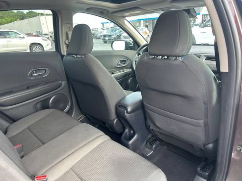 Used 2022 Honda HR-V EX image 38