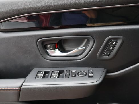 Used 2025 Honda Pilot TrailSport image 48