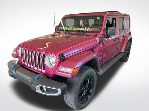 Used 2022 Jeep Wrangler Unlimited Sahara w/ Cold Weather Group image 5