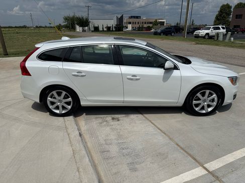 Used 2016 Volvo V60 T5 Premier image 8