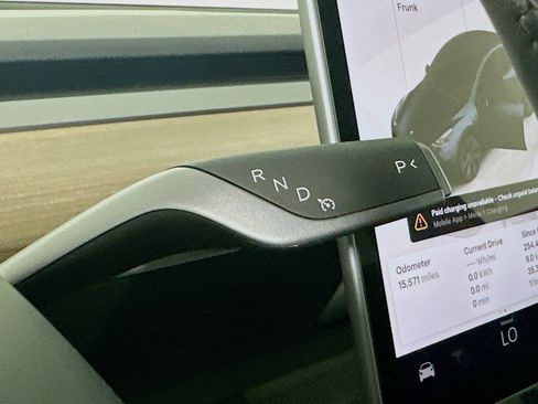 Used 2024 Tesla Model Y Long Range AWD/4WD image 23