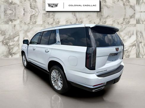 Used 2026 Cadillac Escalade Luxury w/ LPO, Floor Liner Package AWD/4WD image 2